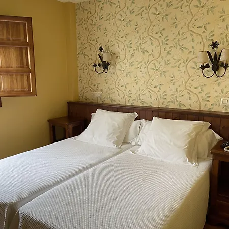 Rural Casona De Cefontes מלון 3*